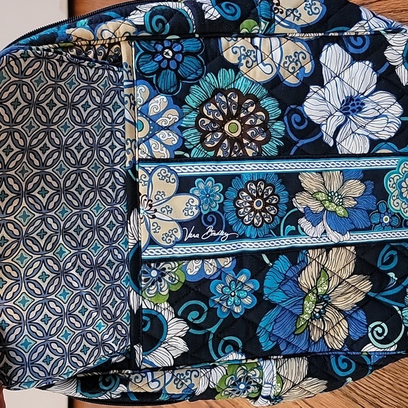Vera Bradley Mod Floral Blue Backpack With Matching Wristlet Set. NWT main image 5